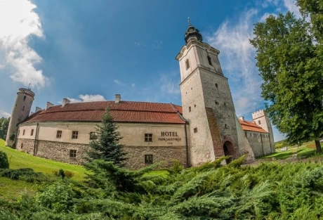 Nocleg w XII-wiecznym zespole pocysterskim? To możliwe! Poznaj Hotel Podklasztorze