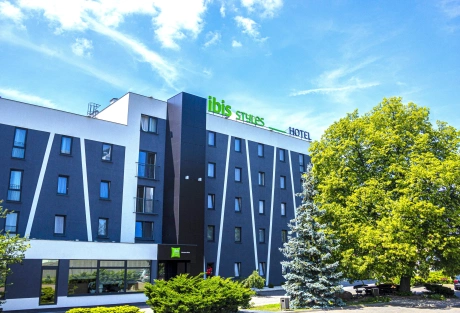 Szukasz miejsca na konferencję przy trasie Warszawa-Poznań? W takim razie sprawdź ofertę ibis Styles Warszawa West