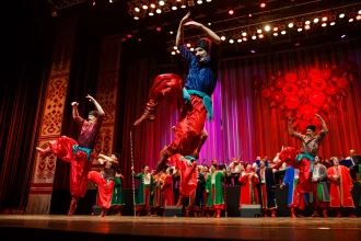 Wzruszający występ ukraińskiego zespołu na scenie Hotelu Mazurkas