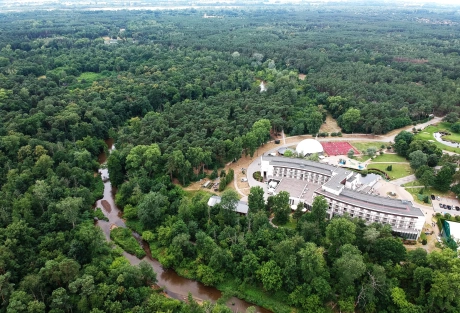 Holiday Inn Resort Warszawa-Józefów - hotel w centrum natury