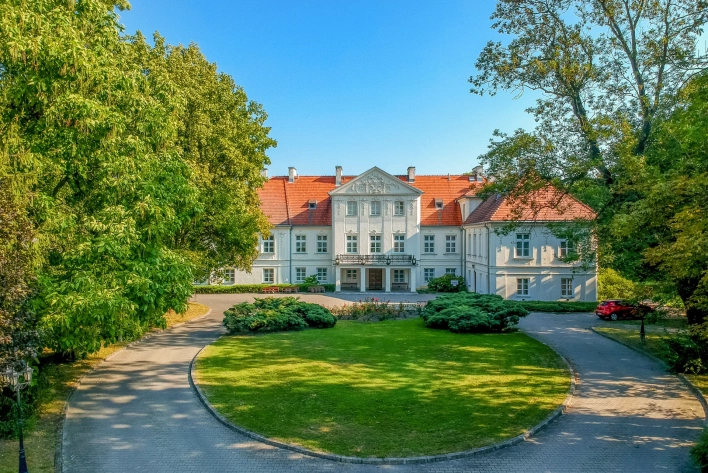 Pałac pod Kampinosem - zachwycające miejsce na konferencję pod Warszawą!