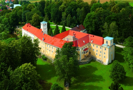 Konferencje w zamku? Polecamy Hotel Zamek Na Skale!