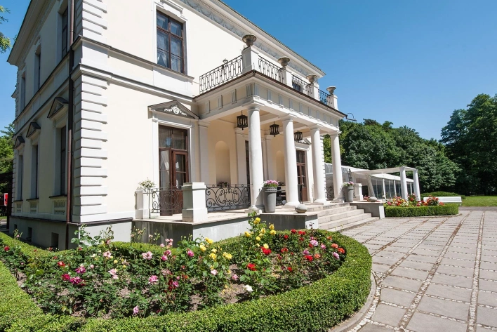 Pałac Rozalin - wyjątkowy obiekt na konferencję pod Warszawą