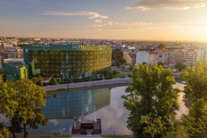 Hotel konferencyjny z niesamowitym widokiem na rzekę Odrę w stolicy Dolnego Śląska – Hotel HP Park Plaza Wrocław