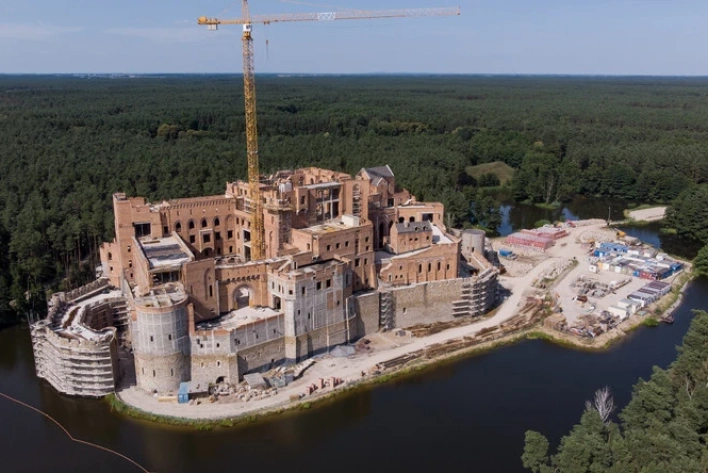 Zamek w Stobnicy otwarty na majówkę 2024?!