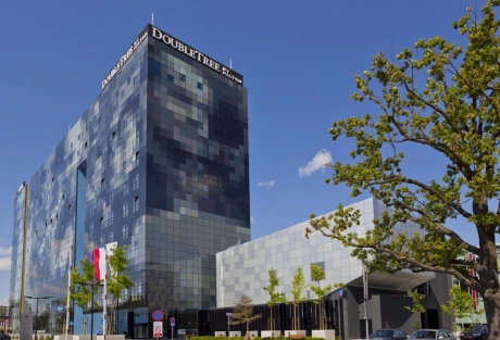 Hotel 4-gwiazdkowy w Łodzi z nowoczesnymi salami konferencyjnymi - DoubleTree by Hilton Łódź!