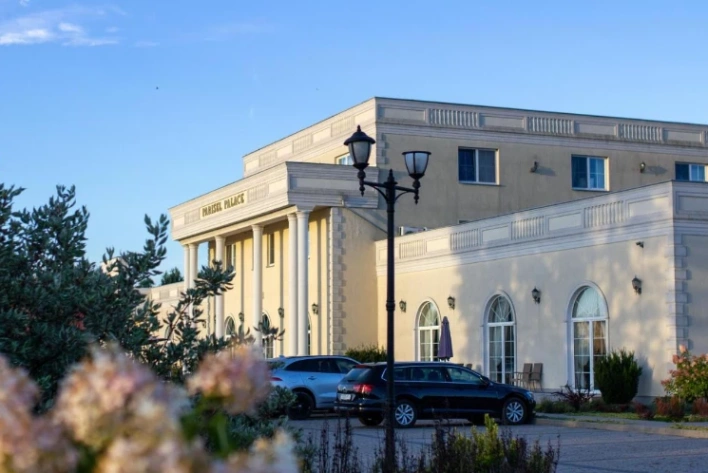 Wyjątkowe miejsce na event 100 kilometrów od Warszawy - Parisel Palace