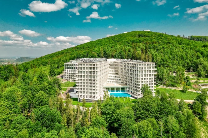 Crystal Mountain w Wiśle zdobywa prestiżową nagrodę 3 MEETING STARS od KONGRES MAGAZINE!