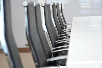 Korzyści wynajmu sali konferencyjnej na spotkania biznesowe