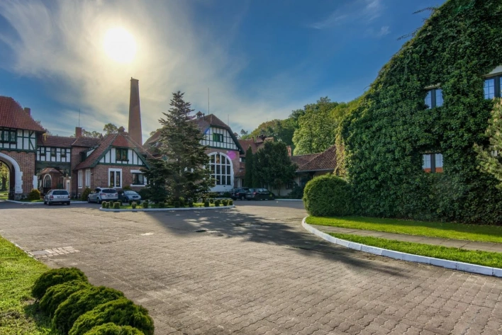 Konferencja w hotelu historycznym? Odkryj wyjątkowe możliwości Kadyny Folwark Hotel & Spa