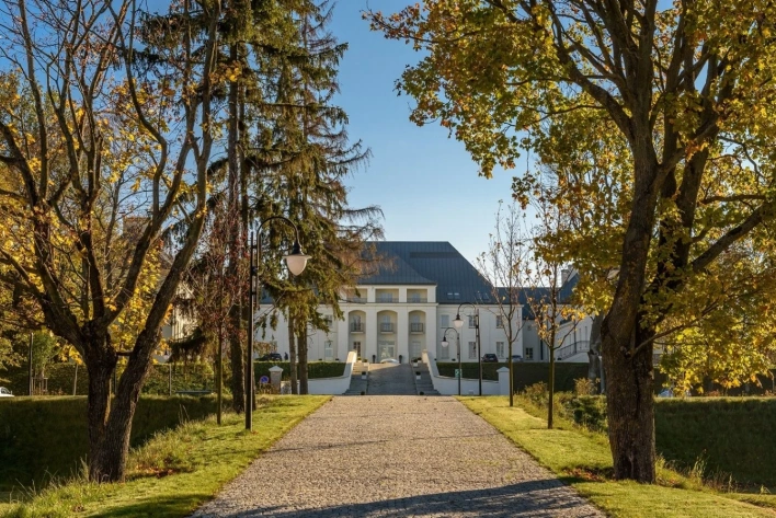 Zamek Janów Podlaski – luksusowe centrum konferencyjne w sercu natury. Oto miejsce, które zaskoczy Twoich gości!