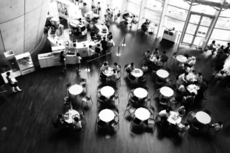 Trendy w organizowaniu spotkań biznesowych w 2025 roku