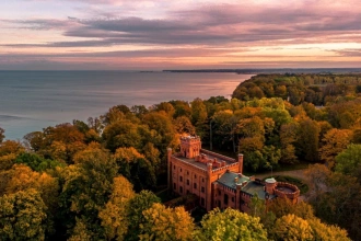 Zamek Rzucewo – konferencje z królewskim rozmachem nad Zatoką Pucką