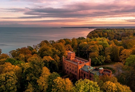 Zamek Rzucewo – konferencje z królewskim rozmachem nad Zatoką Pucką