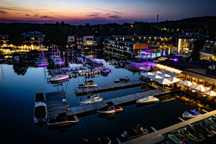 Konferencja na Mazurach? Przystań Hotel&Restaurants **** to wyjątkowa przestrzeń biznesowa nad brzegiem jeziora Ukiel!