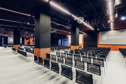 Event Hall w Fabryce Norblina - nowoczesne centrum konferencyjne w sercu Warszawy!