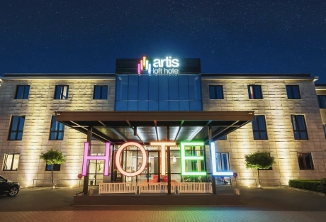 Artis Loft Hotel oficjalnie z kategorią 4 gwiazdek. Ważny krok w rozwoju obiektu pod Warszawą!