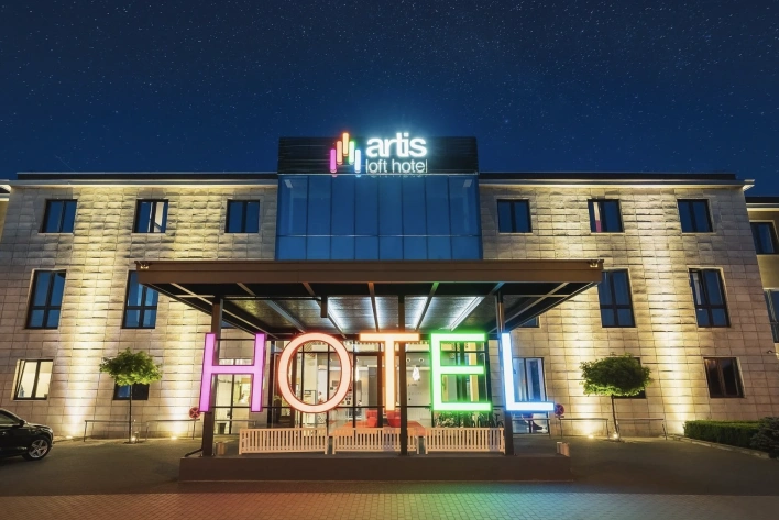 Artis Loft Hotel oficjalnie z kategorią 4 gwiazdek. Ważny krok w rozwoju obiektu pod Warszawą!