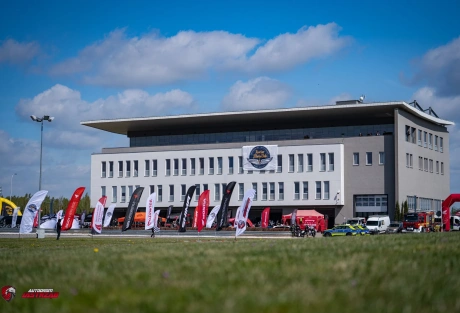 Autodrom Jastrząb – konferencje, eventy i adrenalina w jednym miejscu