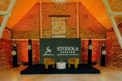 Gdzie zorganizować konferencję pod Warszawą? Stodoła Rasztów zachwyca skalą i możliwościami!