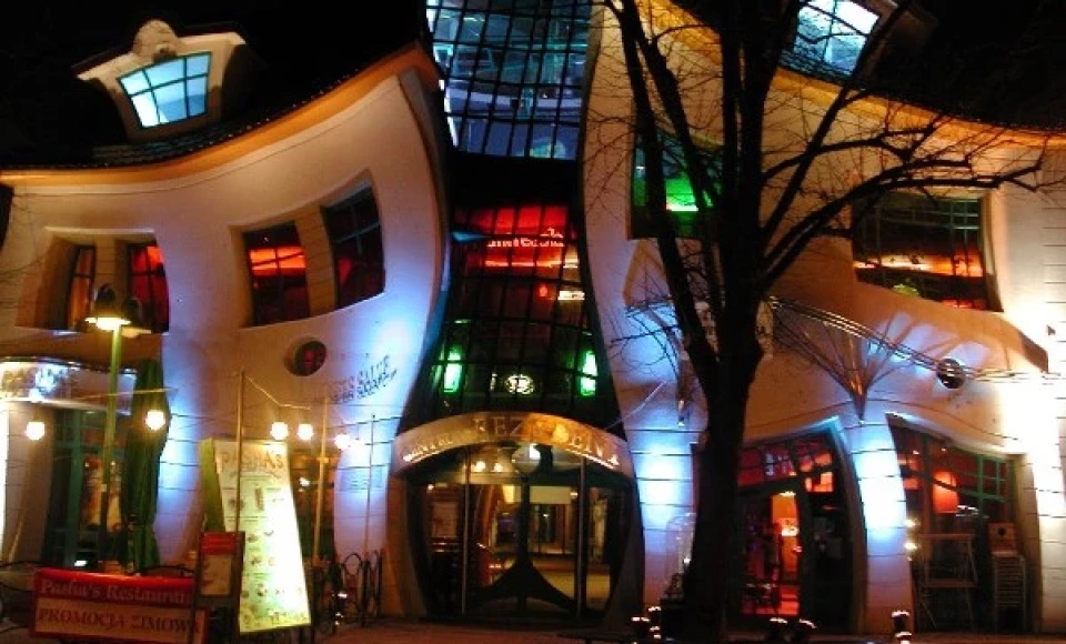 Krzywy Domek - sala Konferencyjno - Widowiskowa