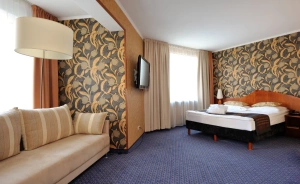 CITY HOTEL Hotel **** / 3