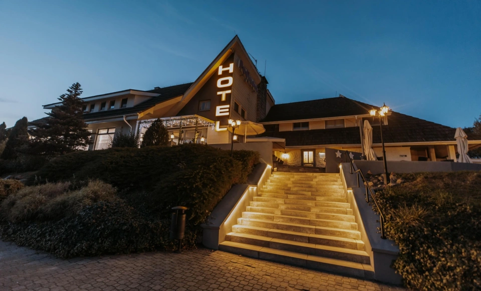 Hotel & Restauracja PODJADEK