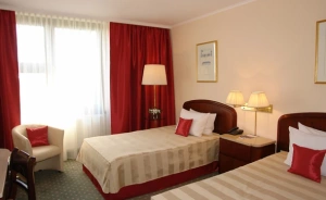 Crown Piast Hotel & Park Hotel ***** / 1