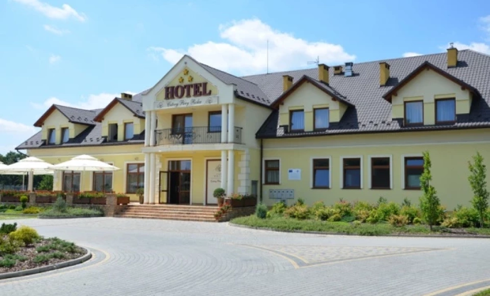 Hotel  Cztery  Pory  Roku