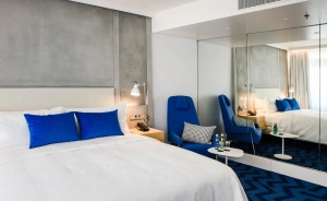 Renaissance by Marriott Hotel ***** / 1