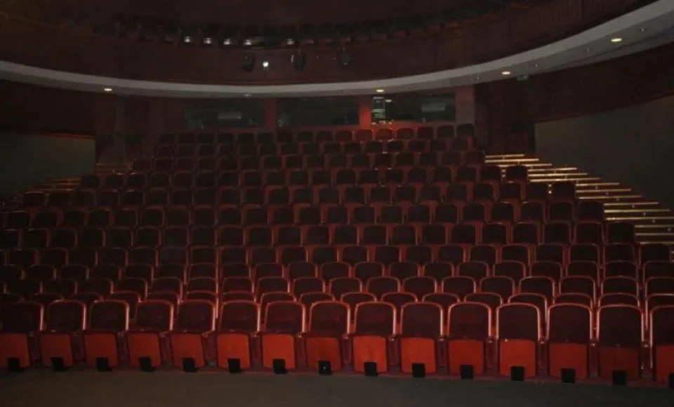 Teatr/kino Teatr Wybrzeże / 3