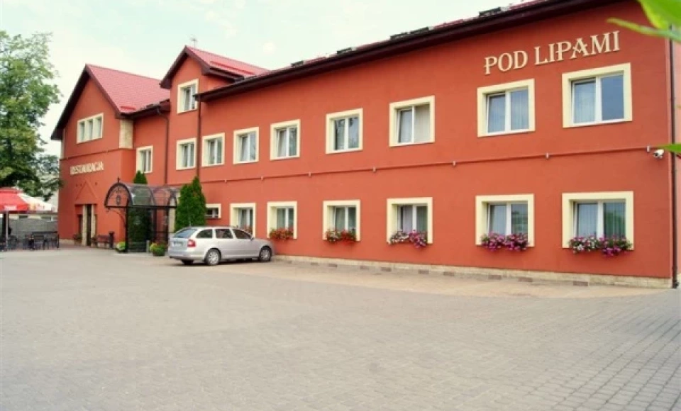 Pod Lipami Hotel Restauracja 
