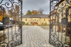 Hotel *** Folwark Stara Winiarnia / 0