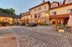 Hotel *** Folwark Stara Winiarnia / 3