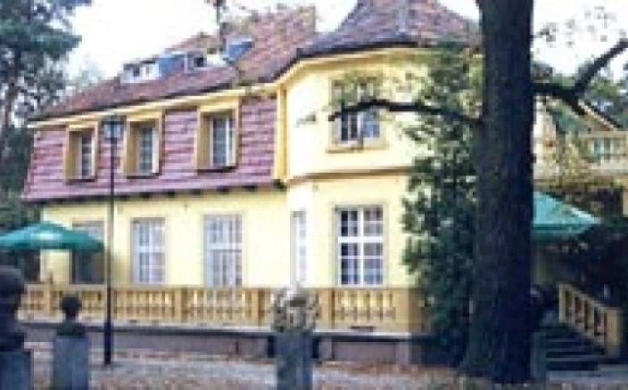 Sale konferencyjne Warszawa - Centrum Szkoleniowe Dworek i Ogród PZN