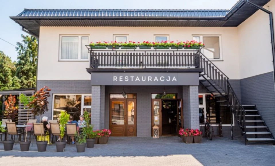 Hotel i Restauracja Pod Różami