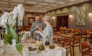 Hotel Termy Pałacowe w Nałęczowie Obiekt szkoleniowo-wypoczynkowy / 1