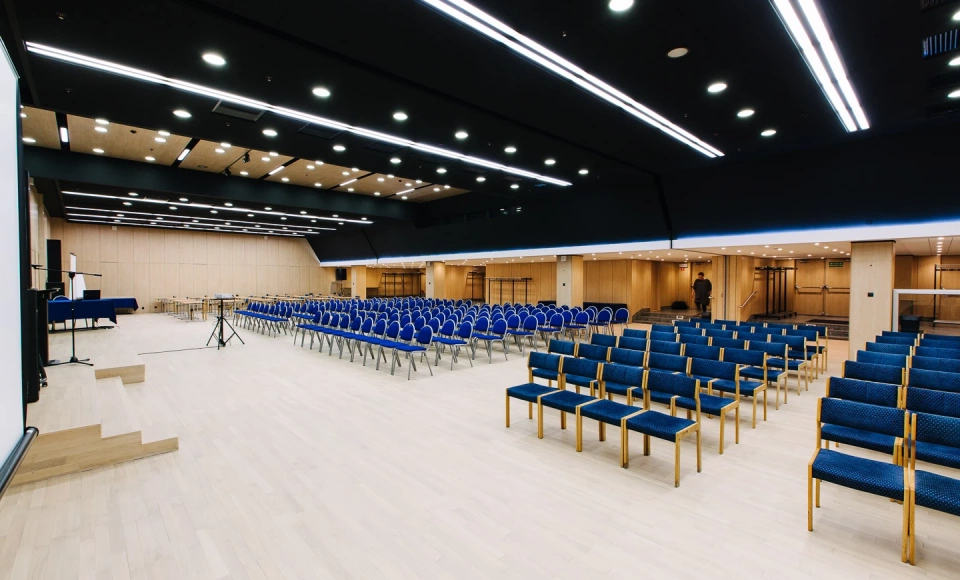 Sale konferencyjne w budynku przy ul. Chałubińskiego 8