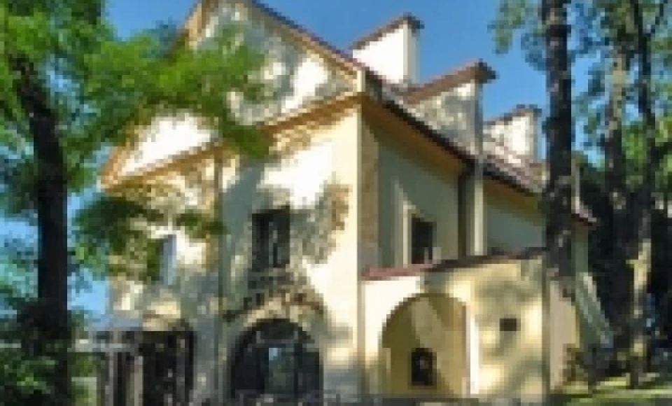 Hotel Erazm przy pałacu Villa Decius