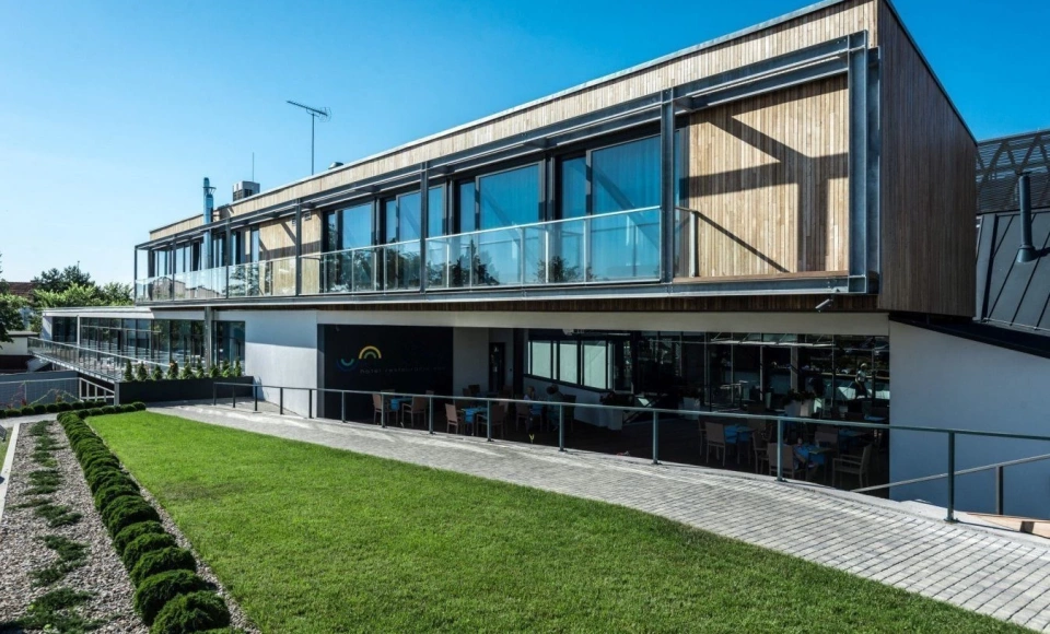 Regatta Hotel Restauracja & Spa****