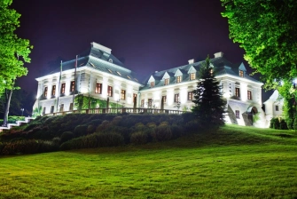 Pałac Odrowążów*****