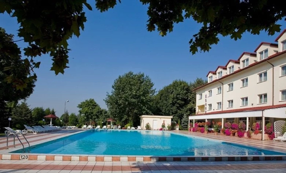 Hotel Ambasador Chojny