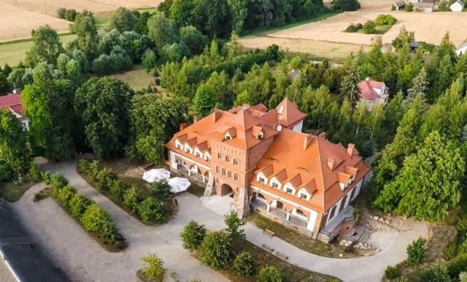 Hotel*** Dwór Mystkowo