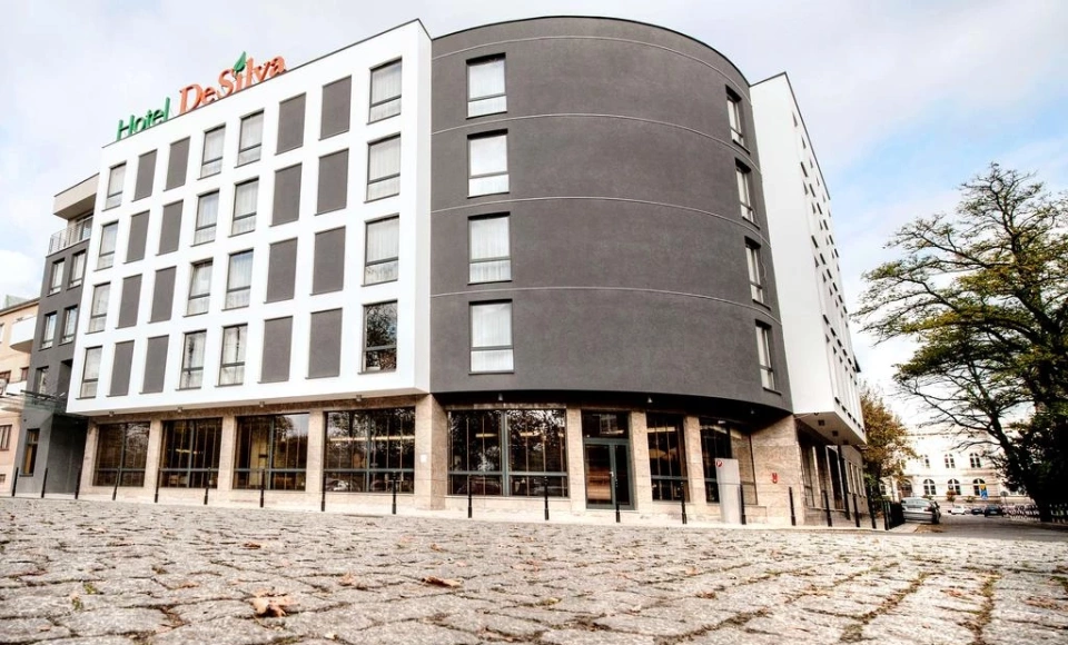 DeSilva Premium Opole