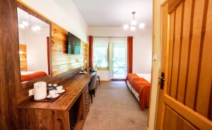 Hotel*** Dworek Wapionka Hotel *** / 3