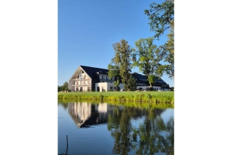 Natural Hotel Eco&Conference  - W rezerwacie     - Przy plaży na wyspie     - Z basenem i spa na III kondygnacji     - Pokoje wellness z saunami