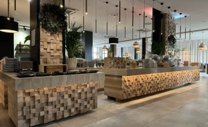 -W rezerwacie     -Przy plaży na wyspie     -Z basenem i spa na III kondygnacji     -Pokoje wellness z saunami Obiekt konferencyjny / 2
