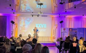 Natural Hotel Eco&Conference  - W rezerwacie     - Przy plaży na wyspie     - Z basenem i spa na III kondygnacji     - Pokoje wellness z saunami Obiekt konferencyjny / 1