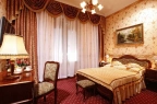 Hotel *** Ukryty Pałacyk Europejski / 27