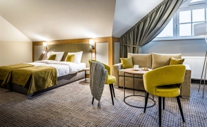 Sezony. Restauracja i Hotel Hotel *** / 2